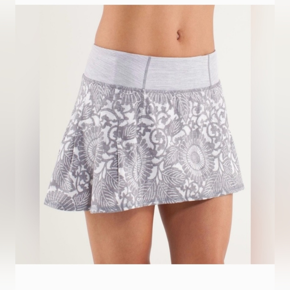 Lululemon Run In The Sun Skirt Tennis Flowy Skirt Beachy Floral White Fossil, 6